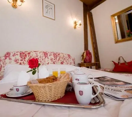 Отель Golf Chateau De Salles