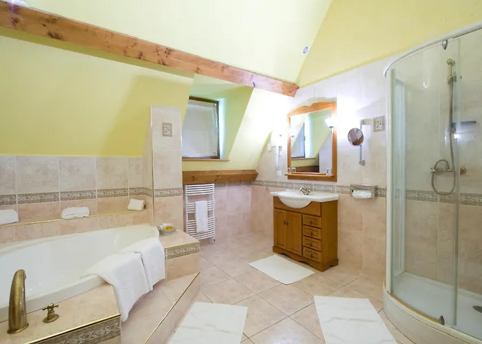 Отель Golf Chateau De Salles Везак